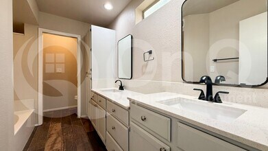 5622 W Butler Dr in Chandler, AZ - Building Photo - Building Photo