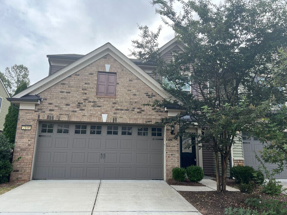 2108 Chipley Dr in Cary, NC - Building Photo