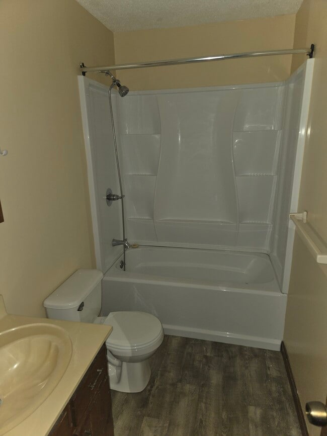 315 Old Lake Rd in Tunnel Hill, GA - Building Photo - Building Photo