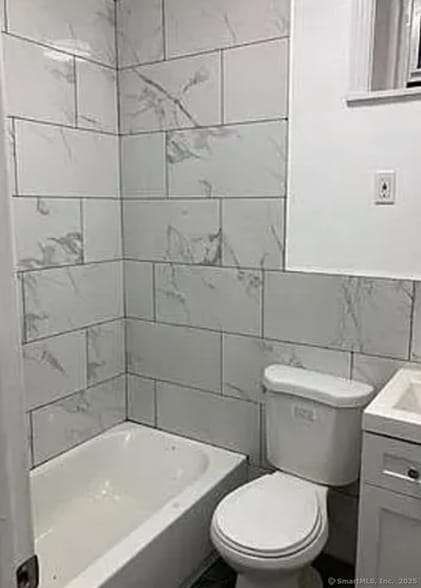 1322 Stratford Ave, Unit 5 in Bridgeport, CT - Building Photo - Building Photo