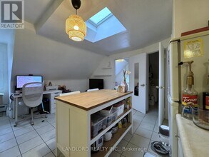 198 Dunn Ave in Toronto, ON - Building Photo - Building Photo