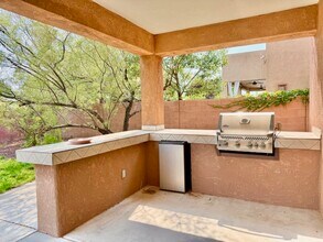 15 Los Miradores Dr NE in Rio Rancho, NM - Building Photo - Building Photo