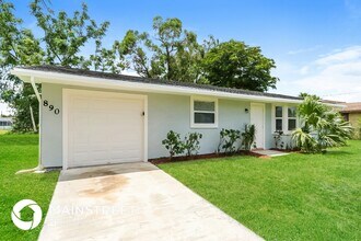 890 SW Dalton Ave in Port St. Lucie, FL - Building Photo - Building Photo
