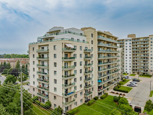 The Trillium at the Royal Gardens in Burlington, ON - Building Photo - Building Photo