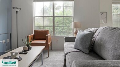 4435 Touchton Rd in Jacksonville, FL - Foto de edificio - Building Photo