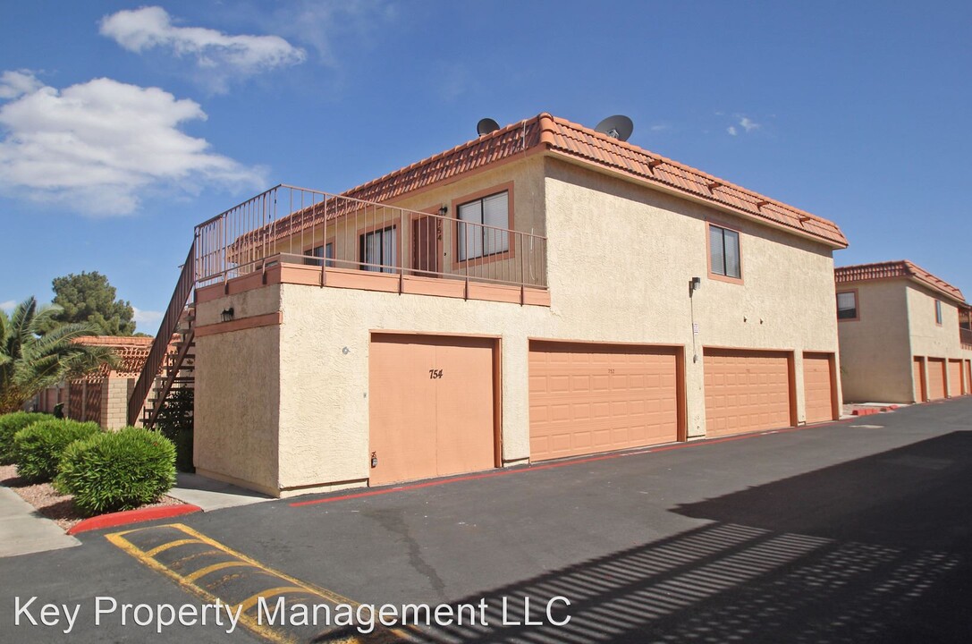 754 Apple Tree Ct in Henderson, NV - Foto de edificio