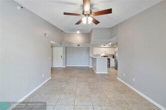120 Yacht Club Way in Hypoluxo, FL - Building Photo - Building Photo