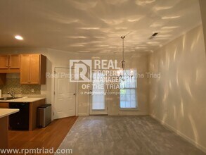 2409 Autumn Mist Dr in Winston-Salem, NC - Building Photo - Building Photo