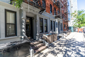 304 East 83rd Street in New York, NY - Building Photo - Building Photo