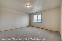 Landmark Circle in Minot, ND - Building Photo - Interior Photo