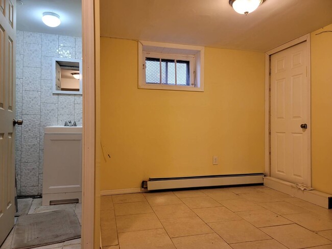 137-28 170th St in Queens, NY - Building Photo - Building Photo