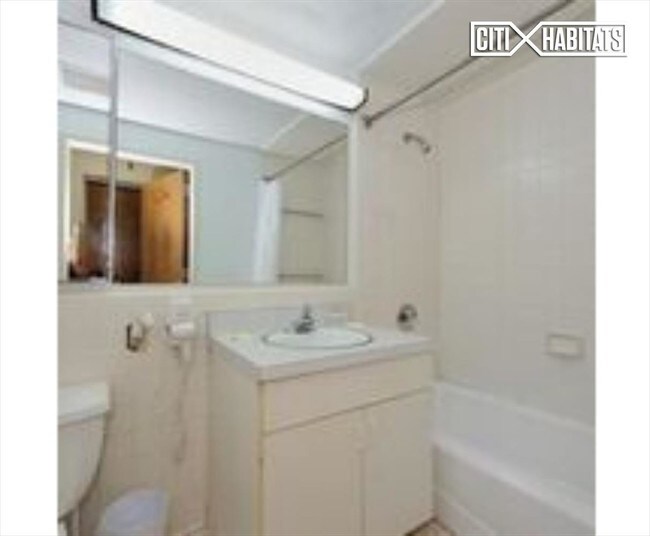 8 Clark St-Unit -1E in Brooklyn, NY - Building Photo - Building Photo