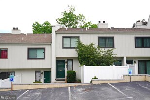 208 Summit House in West Chester, PA - Building Photo