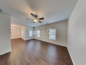 631 Sunflower Dr in Canton, GA - Foto de edificio - Building Photo