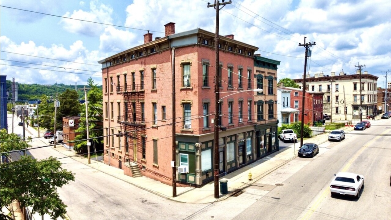 3103-3107 Colerain Ave in Cincinnati, OH - Building Photo