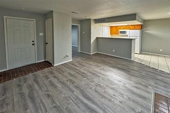 5801 Marvin Loving Dr in Garland, TX - Building Photo - Building Photo