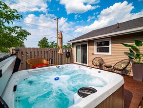 126 Beachwood Ave in Avon Lake, OH - Building Photo - Building Photo