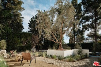 10317 Valley Spring Ln in Los Angeles, CA - Building Photo - Building Photo