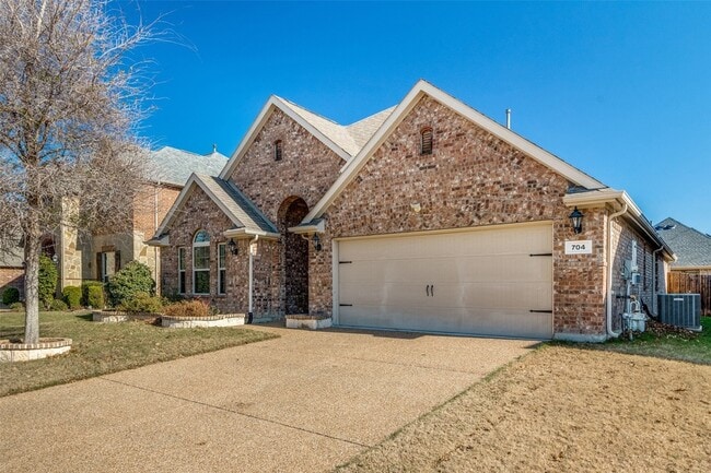 704 Thetford Ln in Plano, TX - Foto de edificio - Building Photo