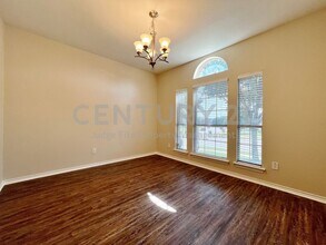 10204 Los Barros Trail in Fort Worth, TX - Building Photo - Building Photo