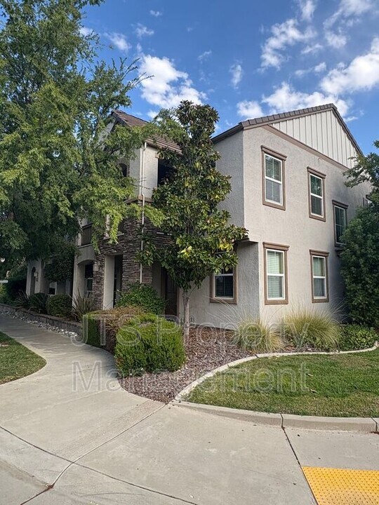 2889 Market St in Roseville, CA - Building Photo