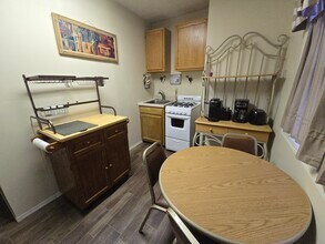 1 College Ave, Unit Suite 201 in Buckhannon, WV - Foto de edificio - Building Photo