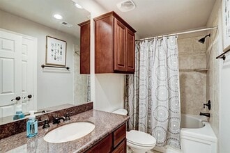 321 Cage St in Houston, TX - Building Photo - Building Photo