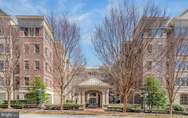 10205 Wincopin Cir in Columbia, MD - Building Photo - Building Photo