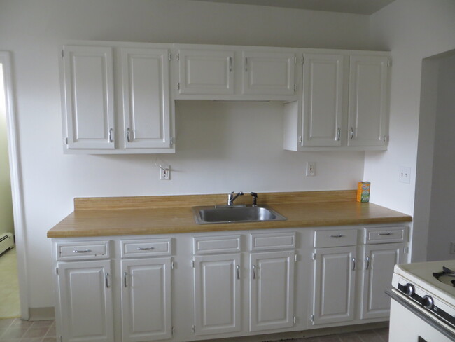 88 3/4 Palm St, Unit 88.75 Palm St. Apt H