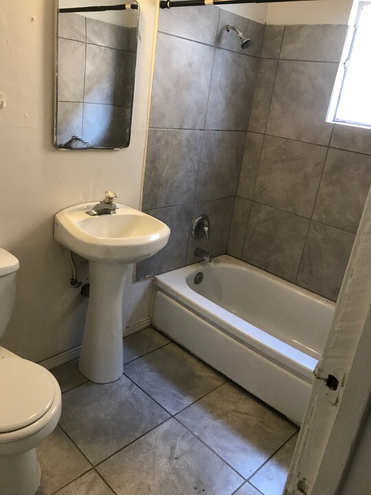 312 W Cleveland Ave in Las Vegas, NV - Building Photo