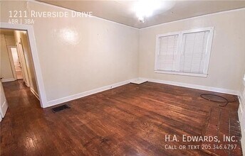 1211 Riverside Dr in Tuscaloosa, AL - Building Photo - Building Photo