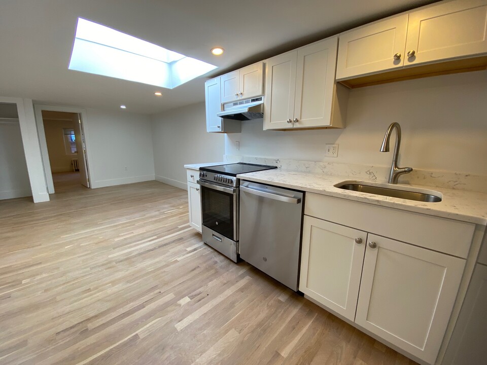 85 Charles St, Unit 4 in Boston, MA - Foto de edificio