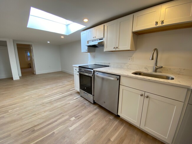 85 Charles St, Unit 4