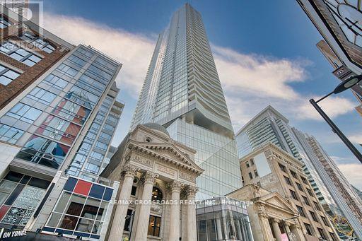 197 Yonge St in Toronto, ON - Building Photo