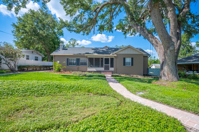 property at 916 Woodward St