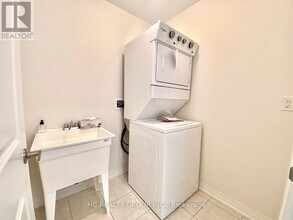 30 Stoeber Ln in Markham, ON - Building Photo - Building Photo