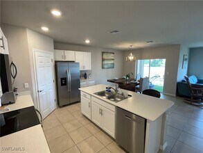 2927 NW 11th St in Cape Coral, FL - Building Photo - Building Photo