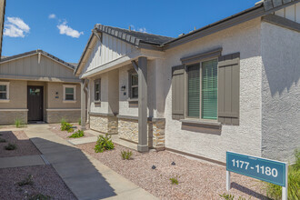 Yardly Paradisi in Surprise, AZ - Foto de edificio - Building Photo