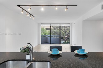 2501 Brickell Ave in Miami, FL - Building Photo - Building Photo