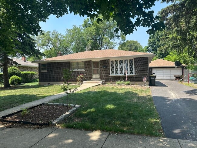 property at 450 Dee Ln