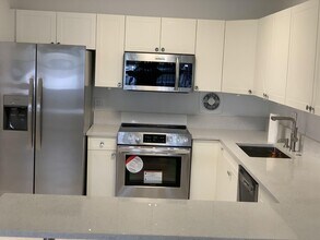 124 Stratford I in West Palm Beach, FL - Building Photo - Building Photo
