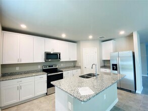 535 Amadoras Wy in St. Cloud, FL - Building Photo - Building Photo