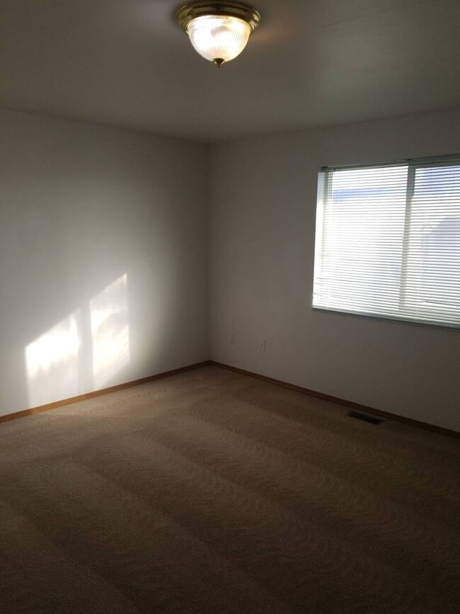 property at 742 K St SE
