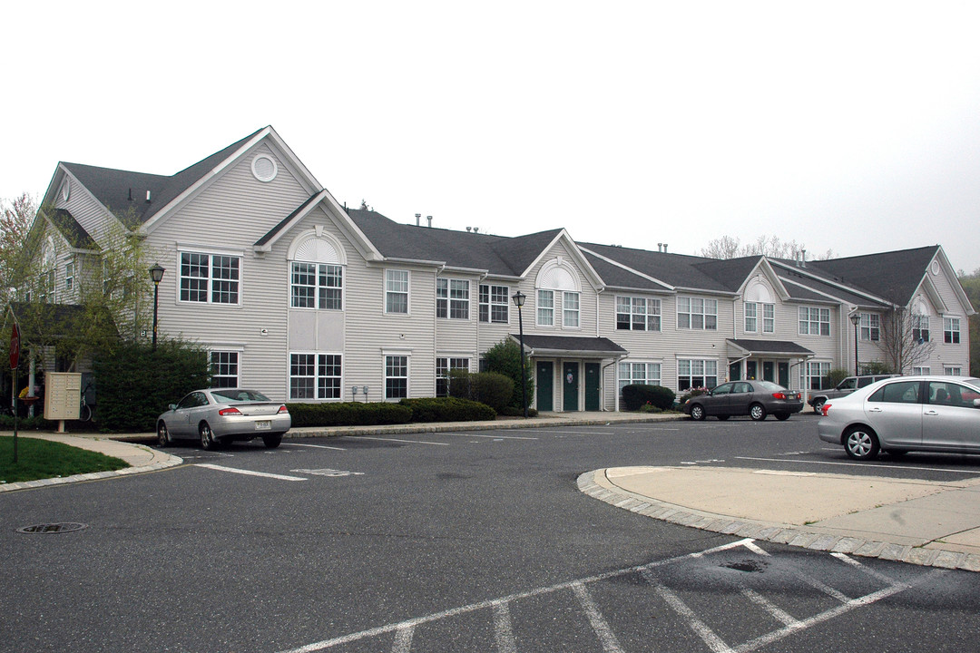 Laurel Village in Holmdel, NJ - Building Photo