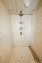 1026 Chestnut St, Unit B in Newton, MA - Building Photo - Building Photo