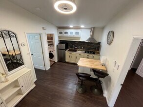 4053 Express Dr N, Unit Apartment in Ronkonkoma, NY - Building Photo - Building Photo