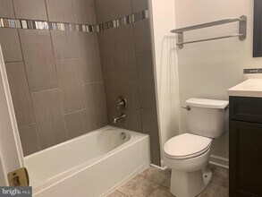 13530 Davinci Ln in Herndon, VA - Building Photo - Building Photo