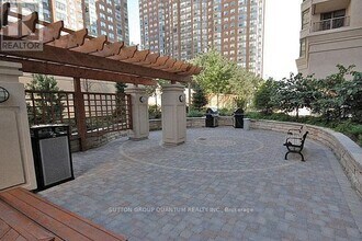 310 Burnhamthorpe Rd W in Mississauga, ON - Building Photo - Building Photo