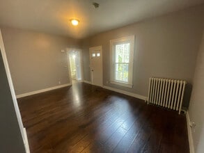 1 Macnaughton Ave, Unit D in Rensselaer, NY - Building Photo - Building Photo