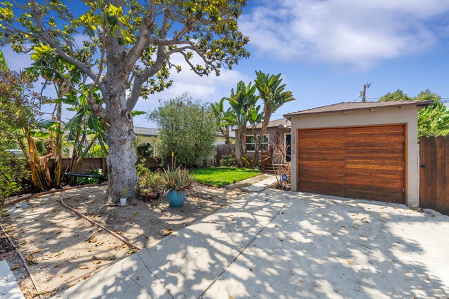 12935 Greene Ave in Los Angeles, CA - Building Photo - Building Photo